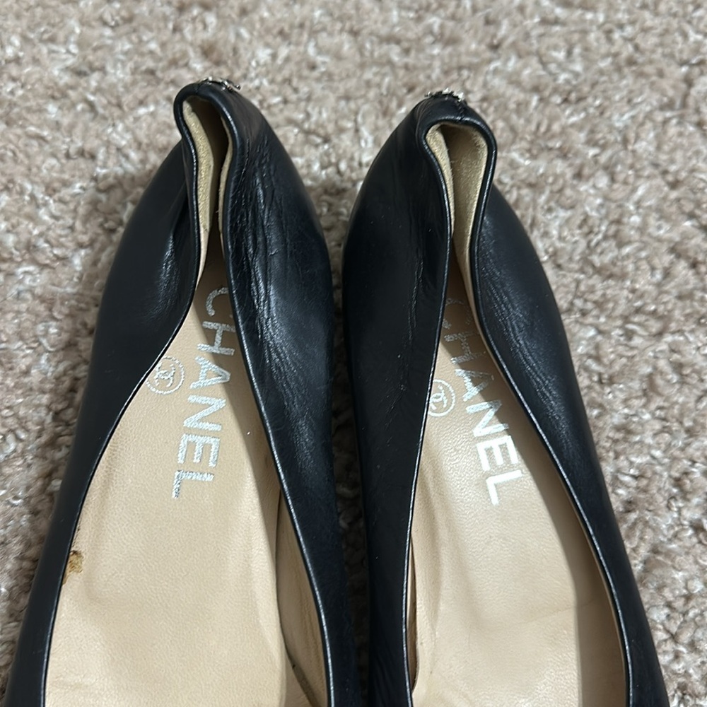 CHANEL - Picture 2 of 8